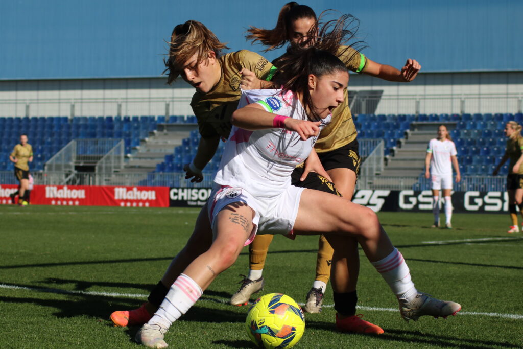 Bárbara López como jugadora del Madrid CFF 2025/26