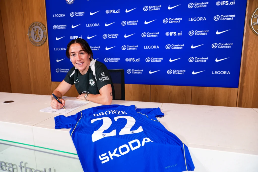 Lucy Bronze renueva con el Chelsea hasta 2027