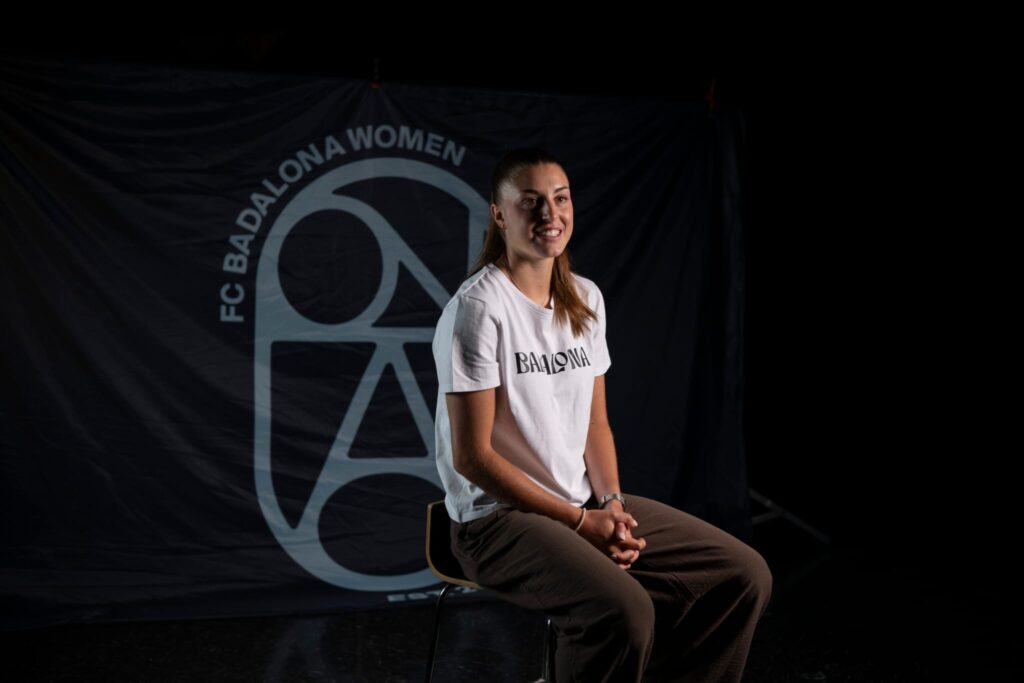 Txell Font es presentada como jugadora del FC Badalona