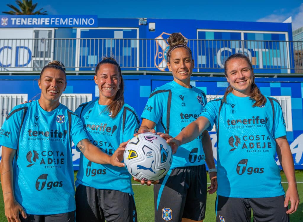 El Costa Adeje Tenerife ultima su 2026/27: dorsales, capitanas, equipaciones y estreno ante el Barça