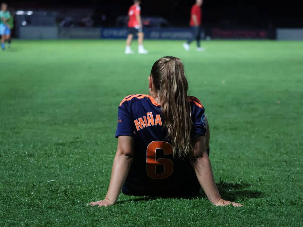 Daniela Miñambres tras el pitido final del Madrid CFF - Granada CF