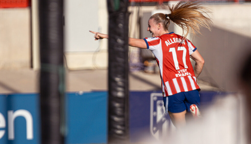 Allegra Poljak celebra su gol con el Atlético de Madrid ante el Logroño United en Liga F