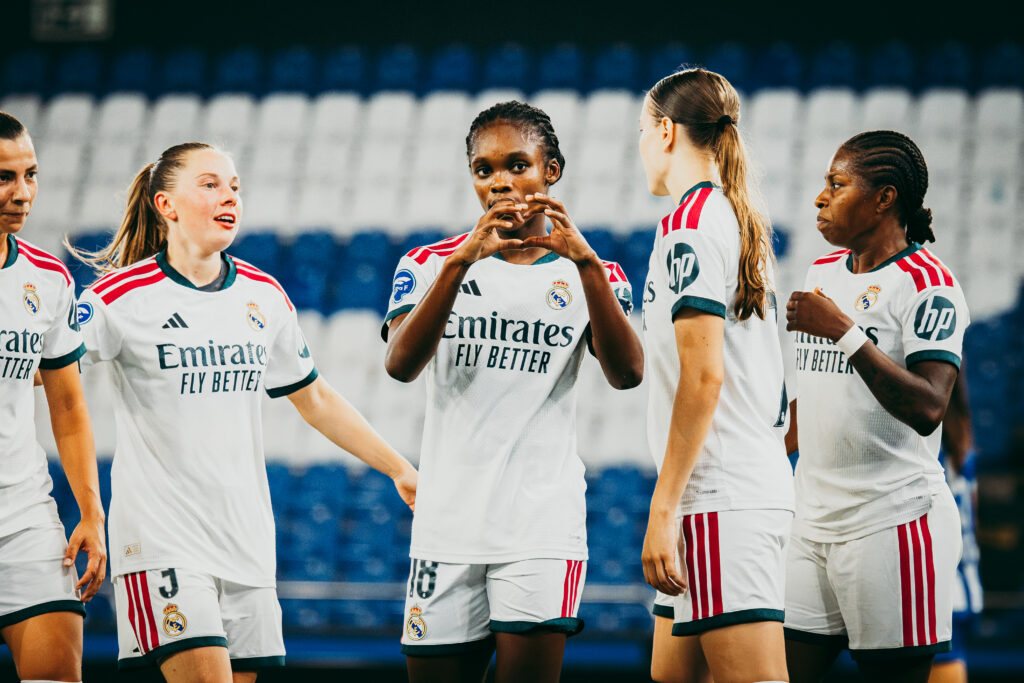 Linda Caicedo celebra el 0-1