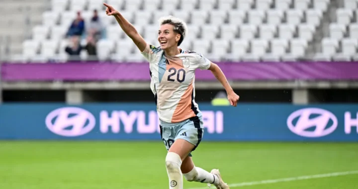 Pau Comendador pone el 0-2 que da a España la victoria ante Italia y el pase a la final del mundial sub-20 de Polonia 2026