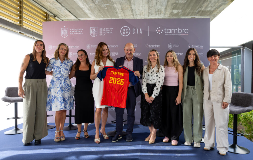 La RFEF y Clínica Tambre unen fuerzas para facilitar la conciliación y la maternidad en el fútbol femenino